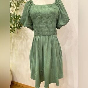Alina LuLaRoe Green Dress with smocked bodice and puff sleeves, Size Sm